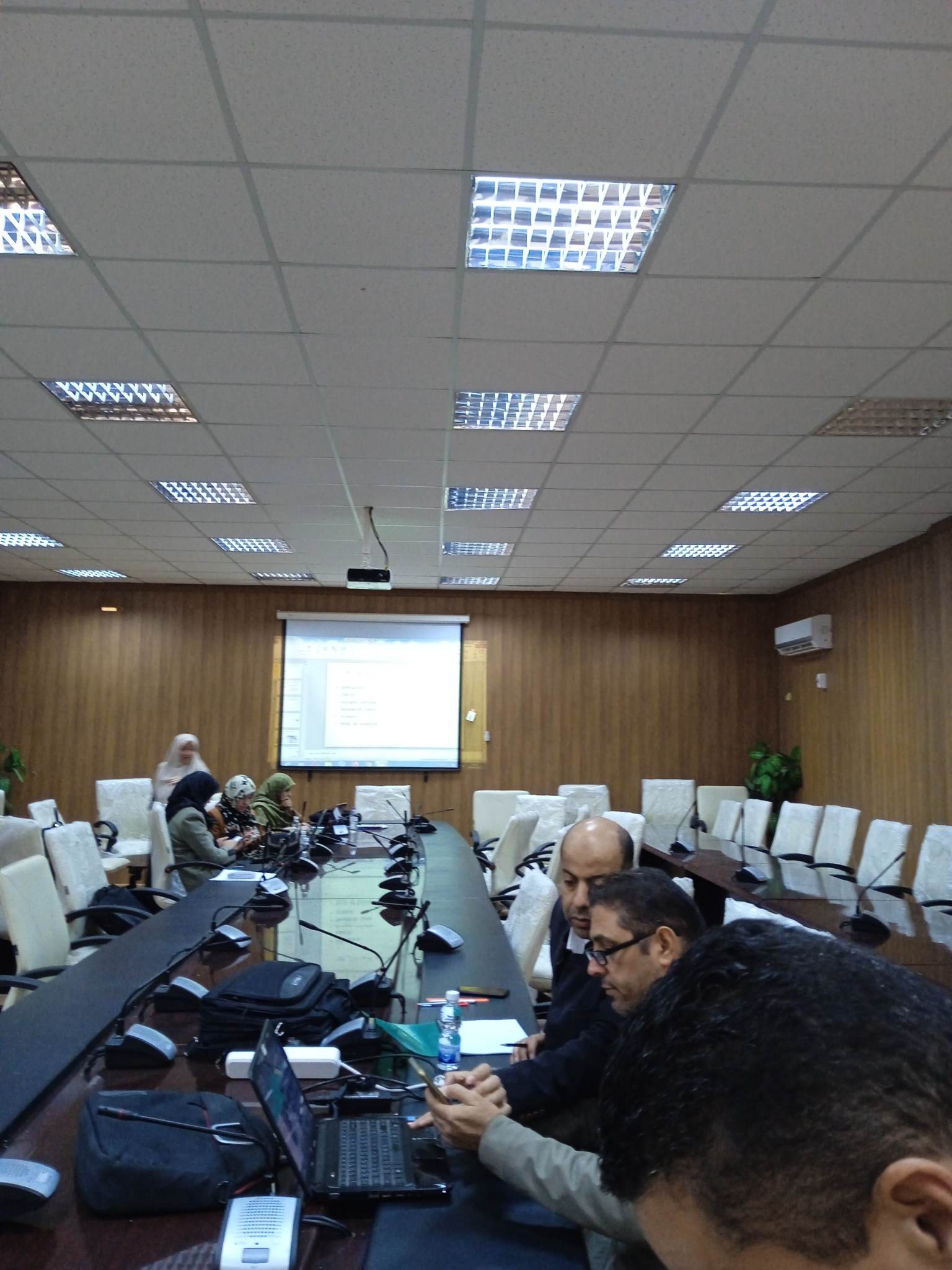ورشة عمل عن التوثيق والكتابة في مجال البحث العلمي  وطرق التدريس بعنوان 
